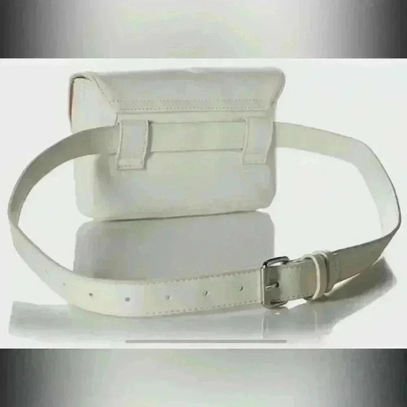 Sam Edelman Emily white shoulder/waist bag. - Picture 2 of 9